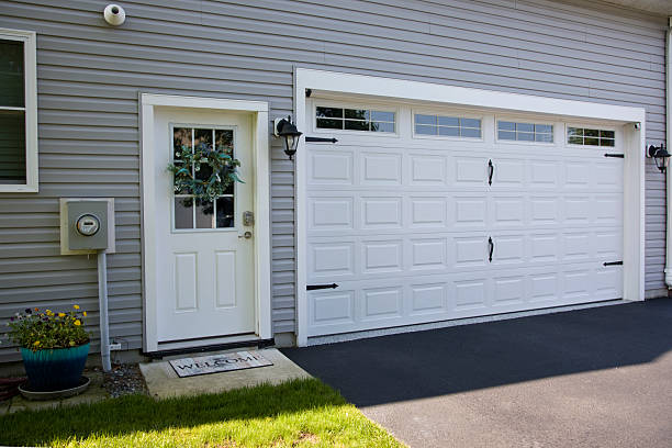 24/7 Emergency Garage Door Panel Replacement experts in Ambridge, PA